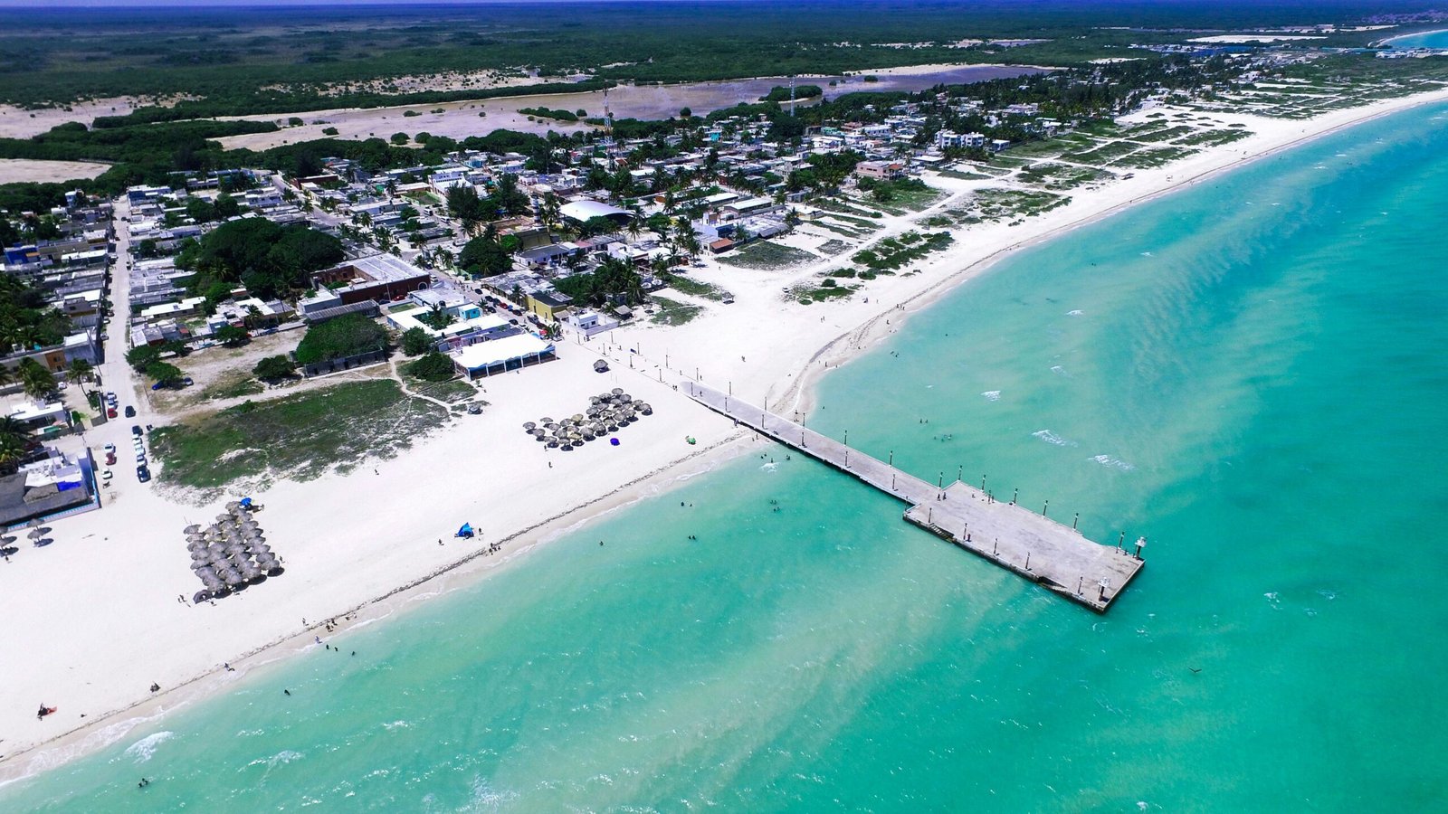 Vista aérea terrenos de segunda fila playa Sisal Yucatán